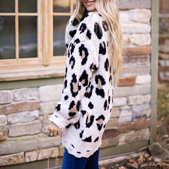 LAST ONE❗️Distressed Leopard Print Open Cardigan - Picture 2 of 6